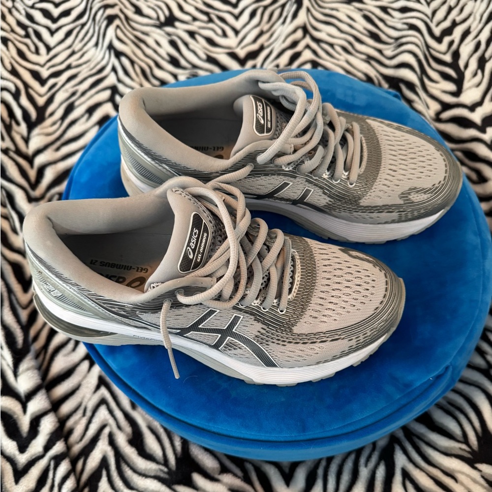 Asics Gel Nimbus 21 with FlyteFoam
Like New Condition